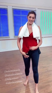 Elisa Isoardi feet photo thumbnail