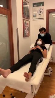 Elisa Isoardi feet photo thumbnail