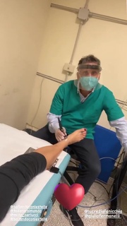 Elisa Isoardi feet photo thumbnail