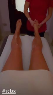 Elisa Isoardi feet photo thumbnail