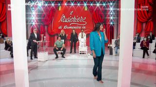 Elisa Isoardi feet photo thumbnail