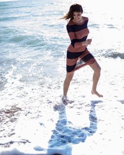 Elisa Isoardi feet photo thumbnail