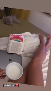 Elisa Isoardi feet photo thumbnail