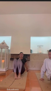 Elisa Isoardi feet photo thumbnail