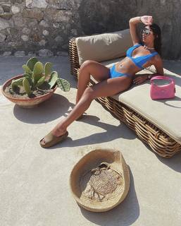 Elisa Maino feet photo 13