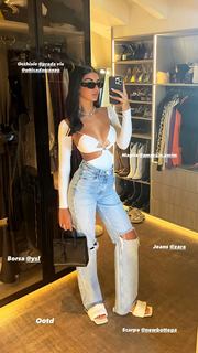 Elisa Maino feet photo 3