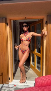 Elisa Maino feet photo 8