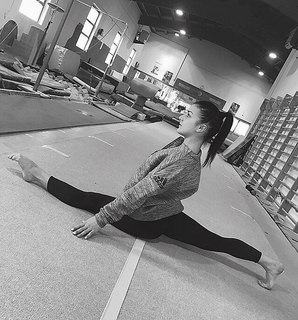 Elisa Meneghini feet photo 10
