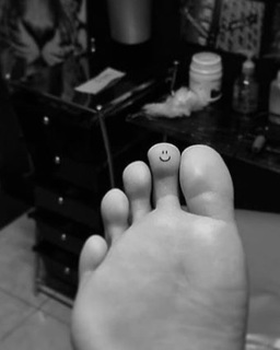 Elisa Mouliaá feet photo 7