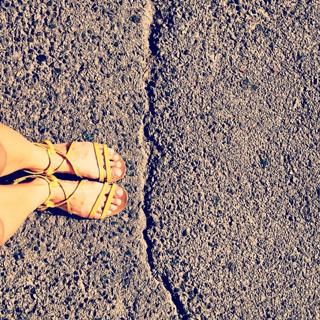 Elisa Mouliaá feet photo 8