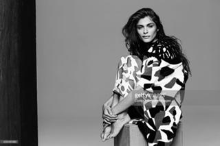 Elisa Sednaoui feet photo 16