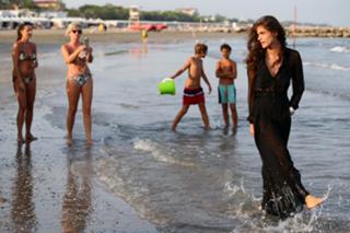 Elisa Sednaoui feet photo 8