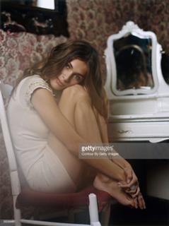 Elisa Sednaoui feet photo 9