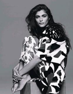 Elisa Sednaoui feet photo 4