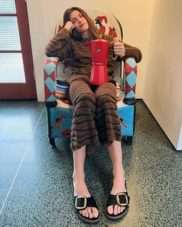 Elisa Sednaoui feet photo 9