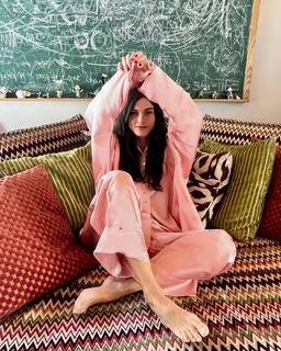 Elisa Sednaoui feet photo 8