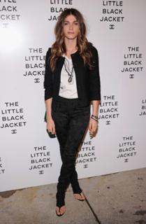 Elisa Sednaoui feet photo 11