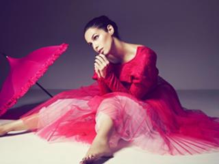 Elisa Tovati feet photo 10
