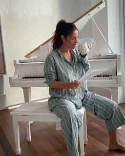Elisa Tovati feet photo 10