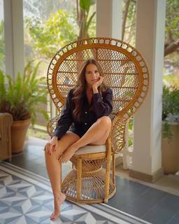 Elisa Tovati feet photo 5