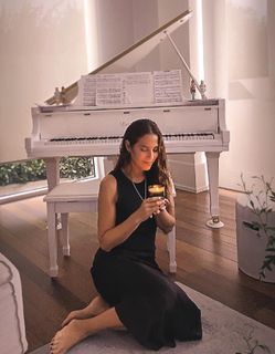 Elisa Tovati feet photo 20
