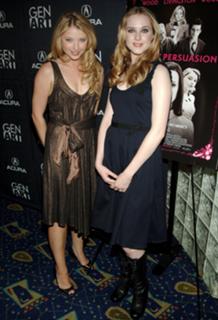 Elisabeth Harnois feet photo 6