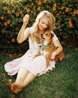 Elisabeth Harnois feet photo 2