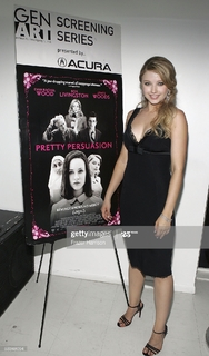Elisabeth Harnois feet photo 17