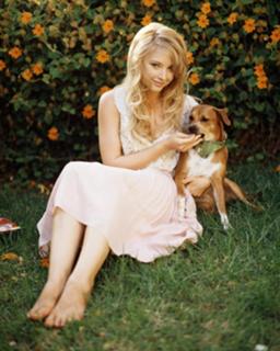 Elisabeth Harnois feet photo 12