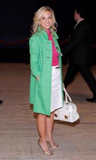 Elisabeth Hasselbeck feet photo thumbnail