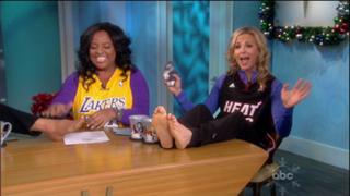 Elisabeth Hasselbeck feet photo thumbnail