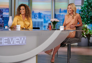 Elisabeth Hasselbeck feet photo thumbnail