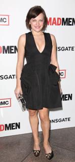 Elisabeth Moss feet photo thumbnail