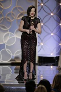 Elisabeth Moss feet photo thumbnail
