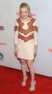 Elisabeth Moss feet photo thumbnail