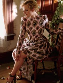 Elisabeth Moss feet photo thumbnail