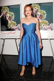 Elisabeth Moss feet photo thumbnail