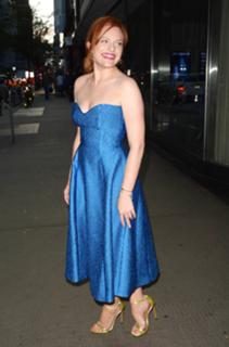 Elisabeth Moss feet photo thumbnail