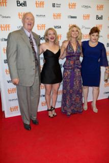 Elisabeth Moss feet photo thumbnail