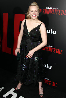 Elisabeth Moss feet photo thumbnail