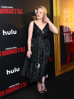 Elisabeth Moss feet photo thumbnail