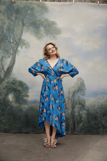 Elisabeth Moss feet photo thumbnail
