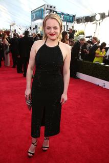 Elisabeth Moss feet photo thumbnail