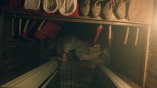 Elisabeth Moss feet photo thumbnail