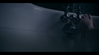 Elisabeth Moss feet photo thumbnail