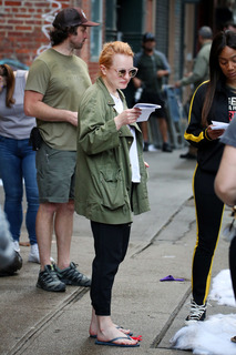 Elisabeth Moss feet photo thumbnail