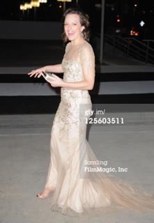 Elisabeth Moss feet photo thumbnail