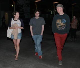 Elisabeth Moss feet photo thumbnail