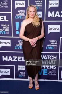 Elisabeth Moss feet photo 2