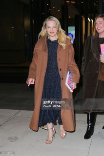 Elisabeth Moss feet photo 13